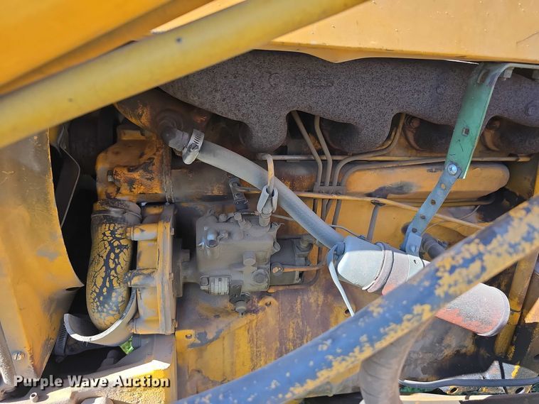 image for item DR3781 1973 John Deere 401-A tractor