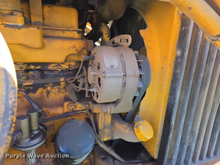 image for item DR3781 1973 John Deere 401-A tractor