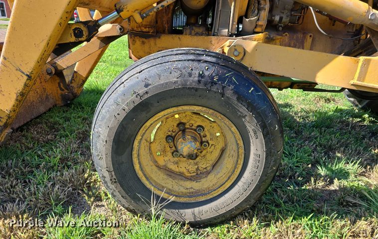 image for item DR3781 1973 John Deere 401-A tractor