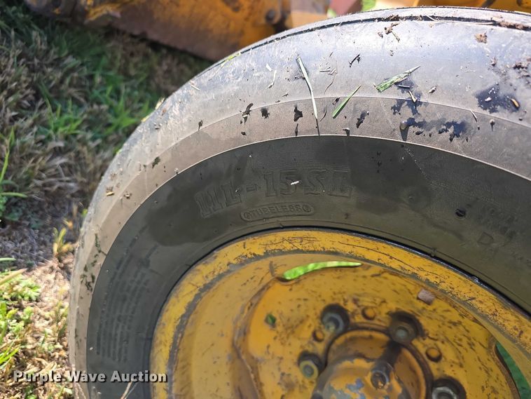 image for item DR3781 1973 John Deere 401-A tractor