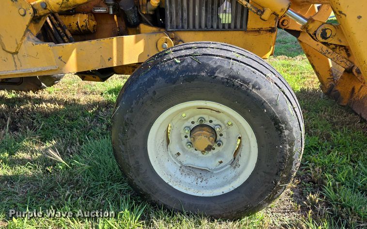 image for item DR3781 1973 John Deere 401-A tractor