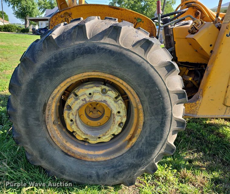image for item DR3781 1973 John Deere 401-A tractor