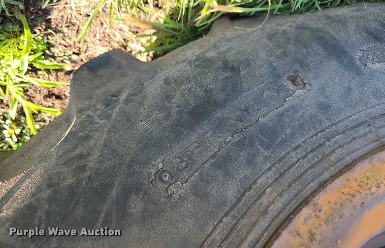 image for item DR3781 1973 John Deere 401-A tractor