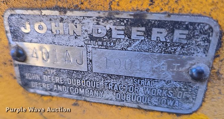 image for item DR3781 1973 John Deere 401-A tractor