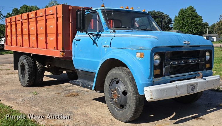 image for item DR3782 1971 Chevrolet C50 grain truck