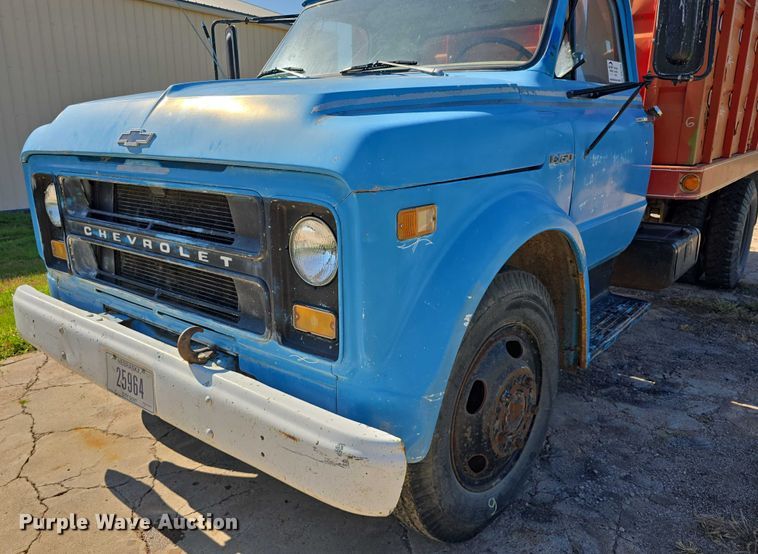 image for item DR3782 1971 Chevrolet C50 grain truck