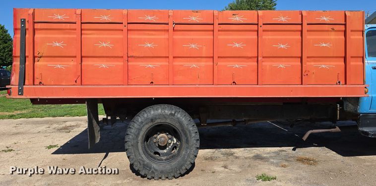 image for item DR3782 1971 Chevrolet C50 grain truck