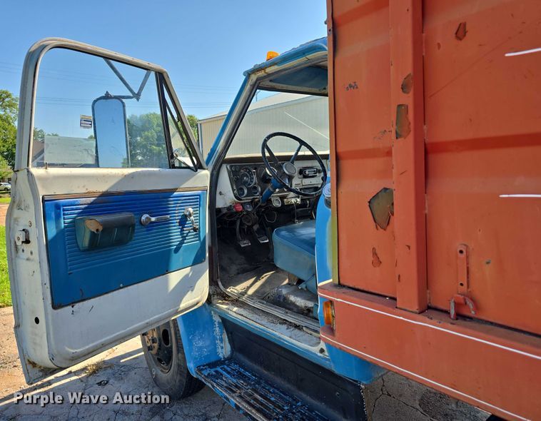 image for item DR3782 1971 Chevrolet C50 grain truck