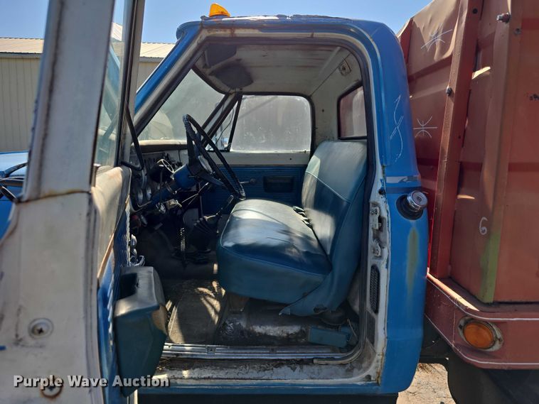 image for item DR3782 1971 Chevrolet C50 grain truck