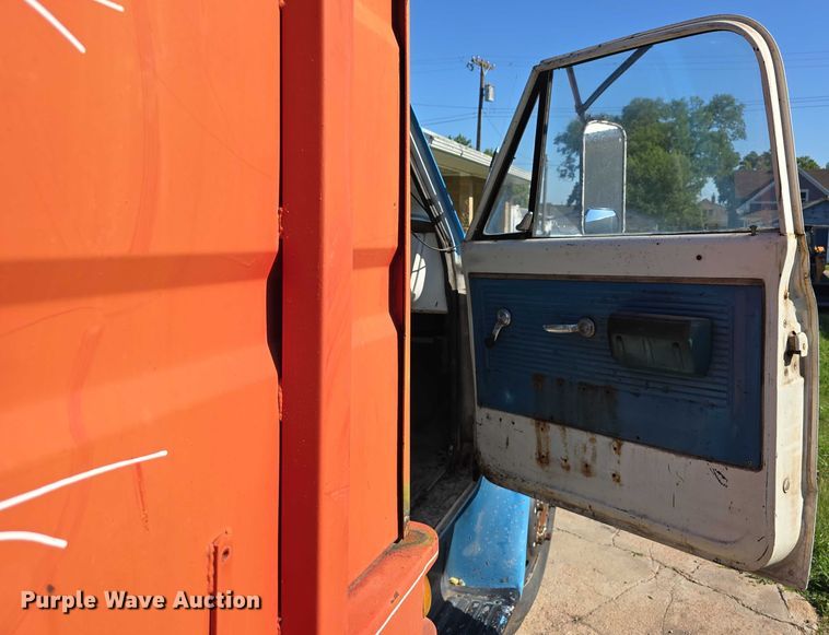 image for item DR3782 1971 Chevrolet C50 grain truck
