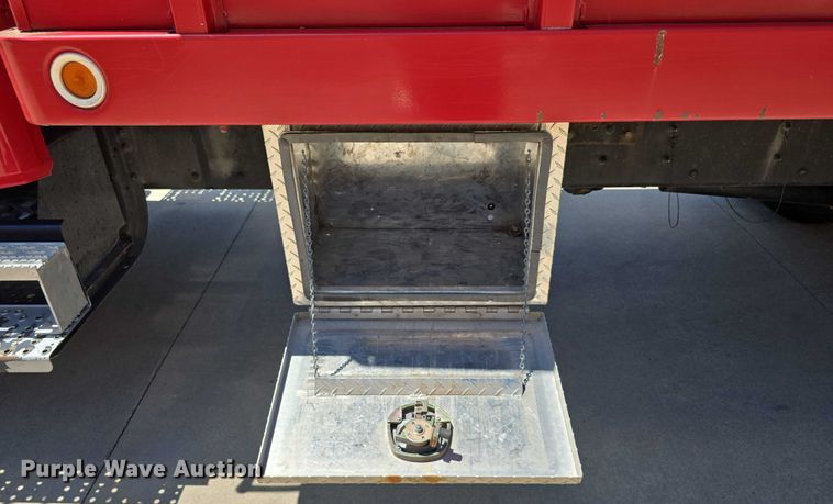 image for item DR3787 2003 Freightliner Business Class M2 chipper truck