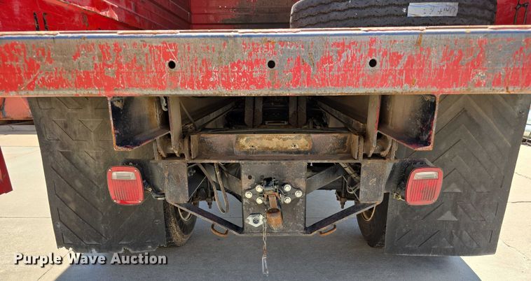 image for item DR3787 2003 Freightliner Business Class M2 chipper truck