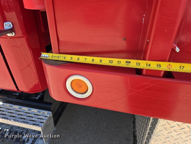 image for item DR3787 2003 Freightliner Business Class M2 chipper truck