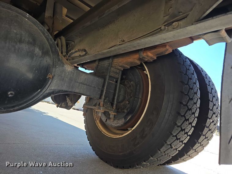 image for item DR3787 2003 Freightliner Business Class M2 chipper truck