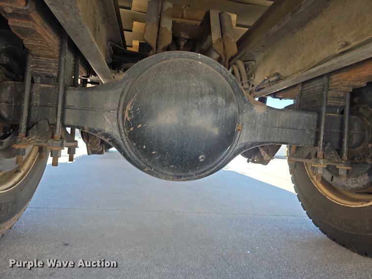 image for item DR3787 2003 Freightliner Business Class M2 chipper truck