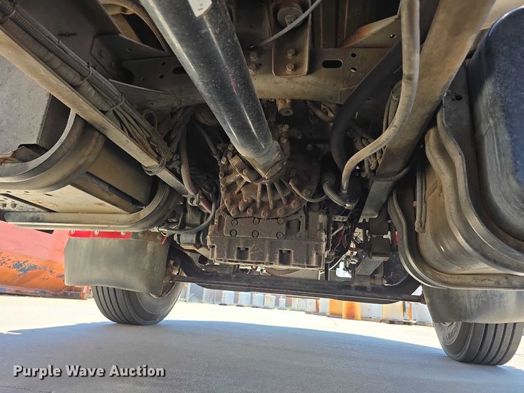 image for item DR3787 2003 Freightliner Business Class M2 chipper truck