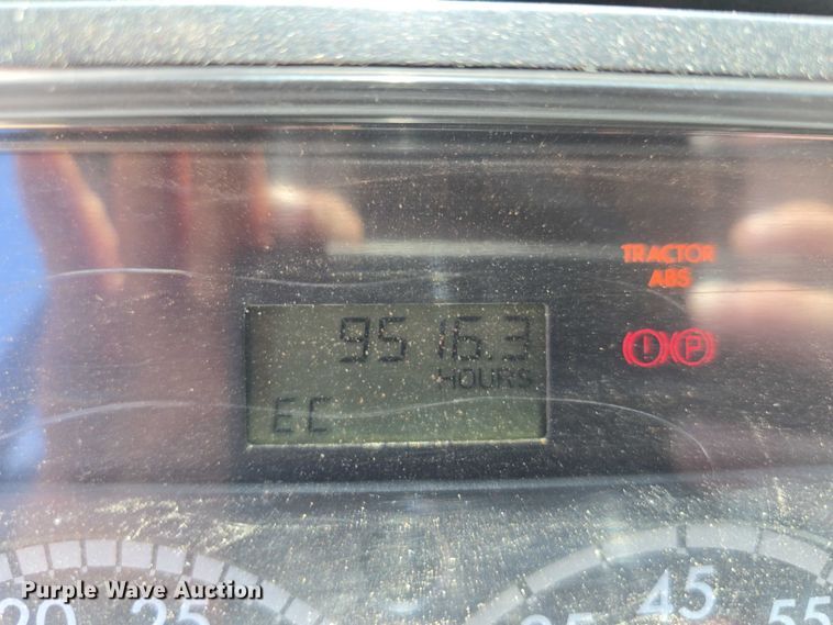 image for item DR3787 2003 Freightliner Business Class M2 chipper truck