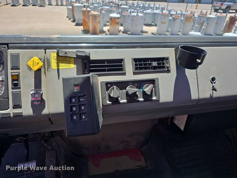 image for item DR3787 2003 Freightliner Business Class M2 chipper truck