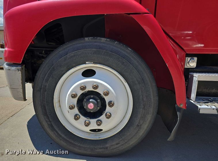 image for item DR3787 2003 Freightliner Business Class M2 chipper truck