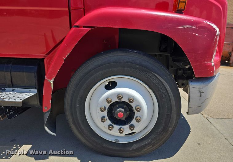 image for item DR3787 2003 Freightliner Business Class M2 chipper truck