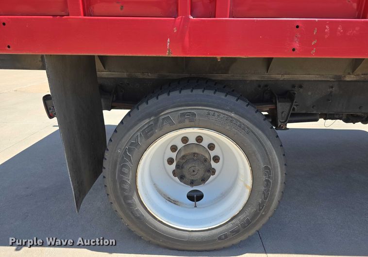 image for item DR3787 2003 Freightliner Business Class M2 chipper truck