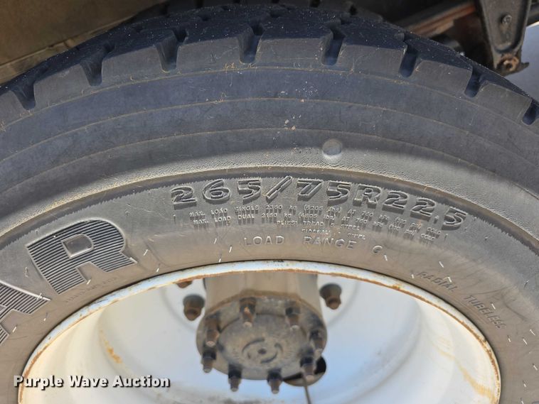 image for item DR3787 2003 Freightliner Business Class M2 chipper truck