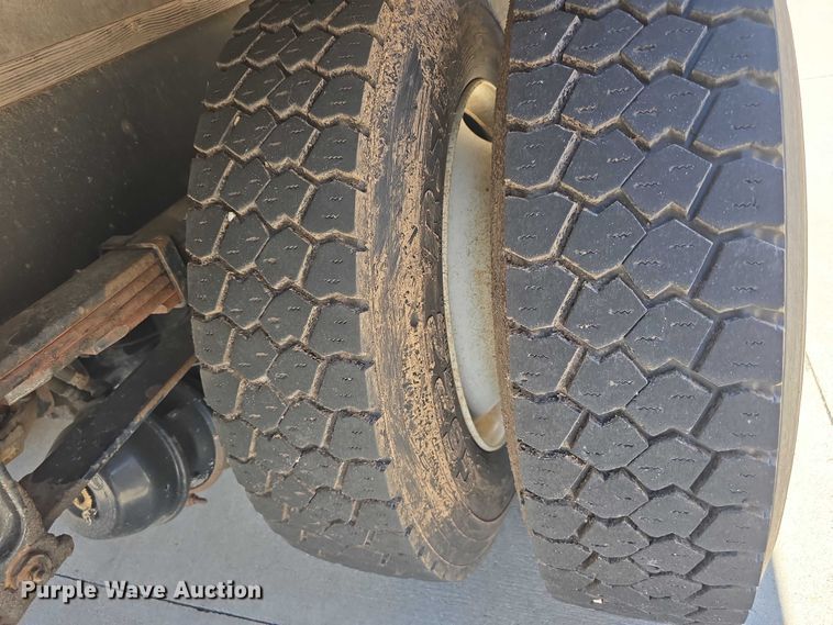 image for item DR3787 2003 Freightliner Business Class M2 chipper truck