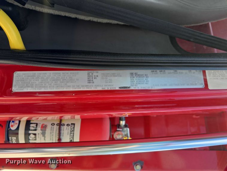 image for item DR3787 2003 Freightliner Business Class M2 chipper truck