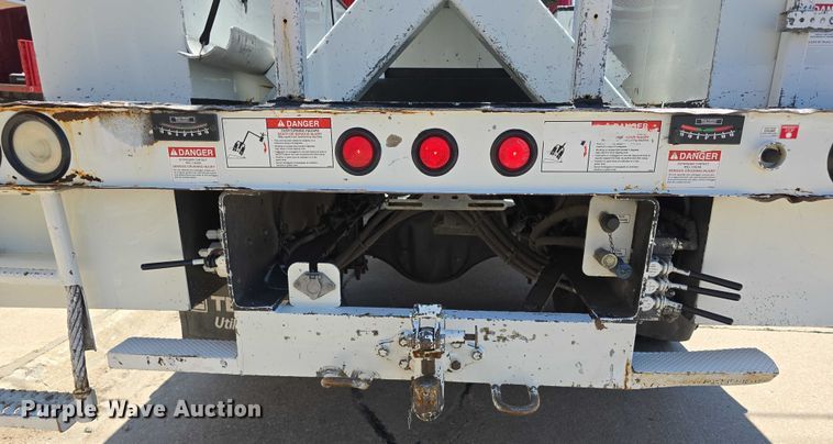 image for item DR3788 2009 Freightliner Business Class M2 bucket truck