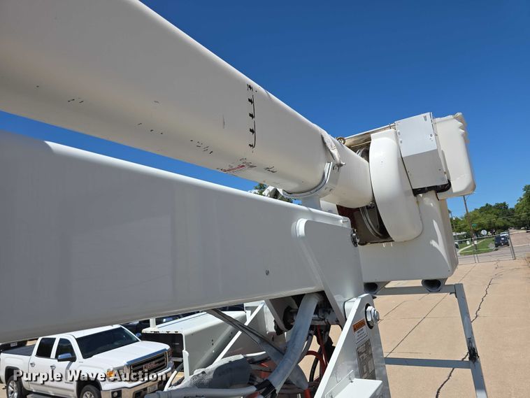 image for item DR3788 2009 Freightliner Business Class M2 bucket truck