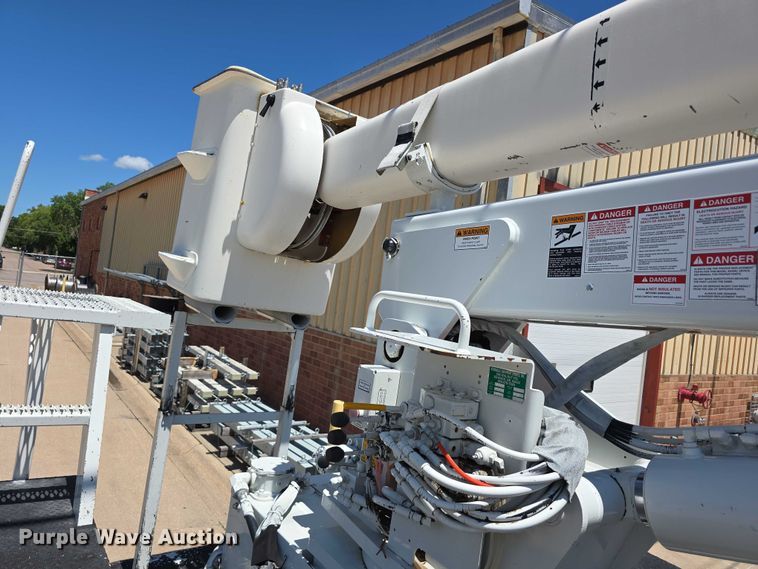 image for item DR3788 2009 Freightliner Business Class M2 bucket truck