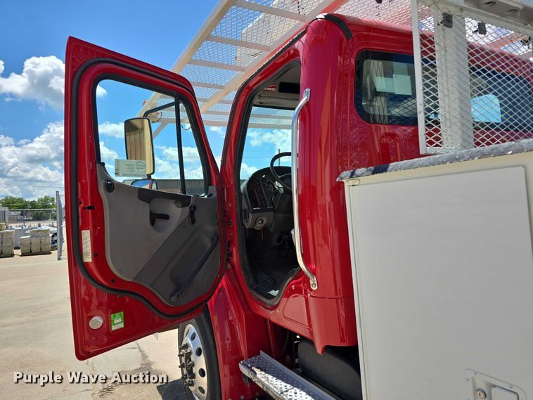 image for item DR3788 2009 Freightliner Business Class M2 bucket truck