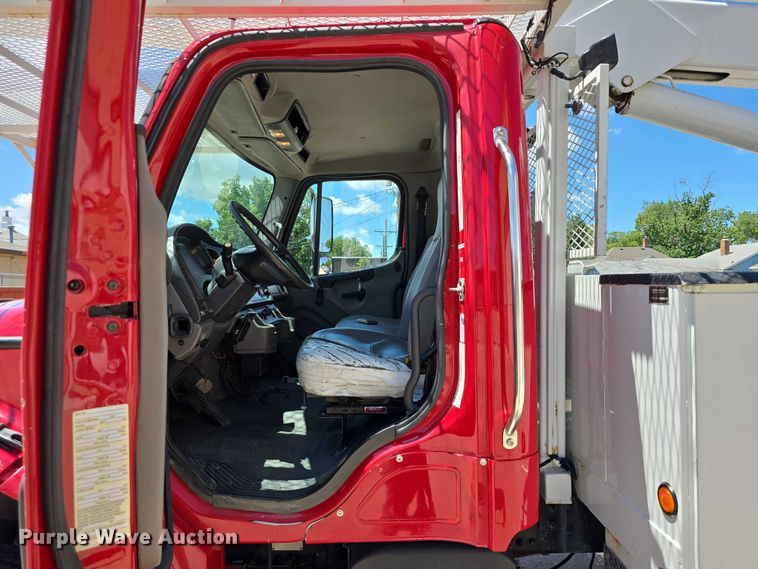 image for item DR3788 2009 Freightliner Business Class M2 bucket truck