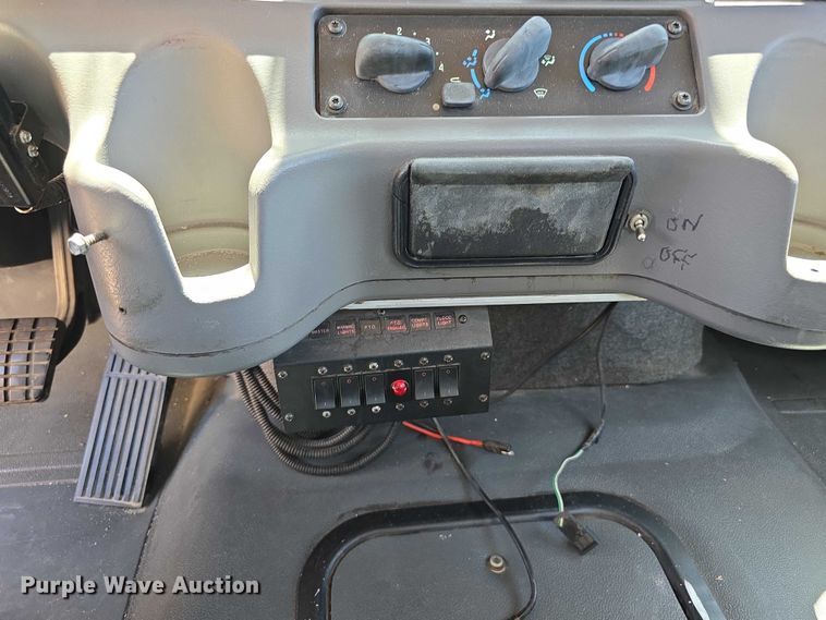 image for item DR3788 2009 Freightliner Business Class M2 bucket truck