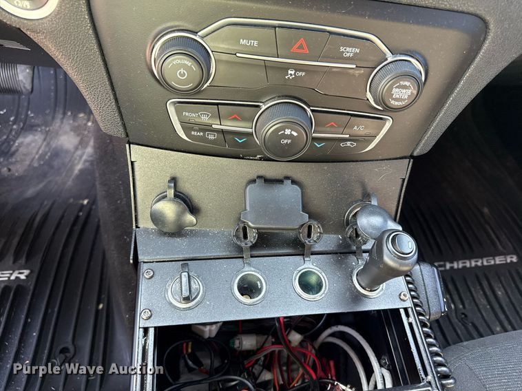 image for item DS4369 2017 Dodge Charger Police  