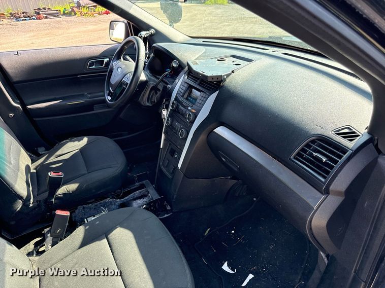 image for item DS4370 2017 Ford Explorer Police Interceptor SUV
