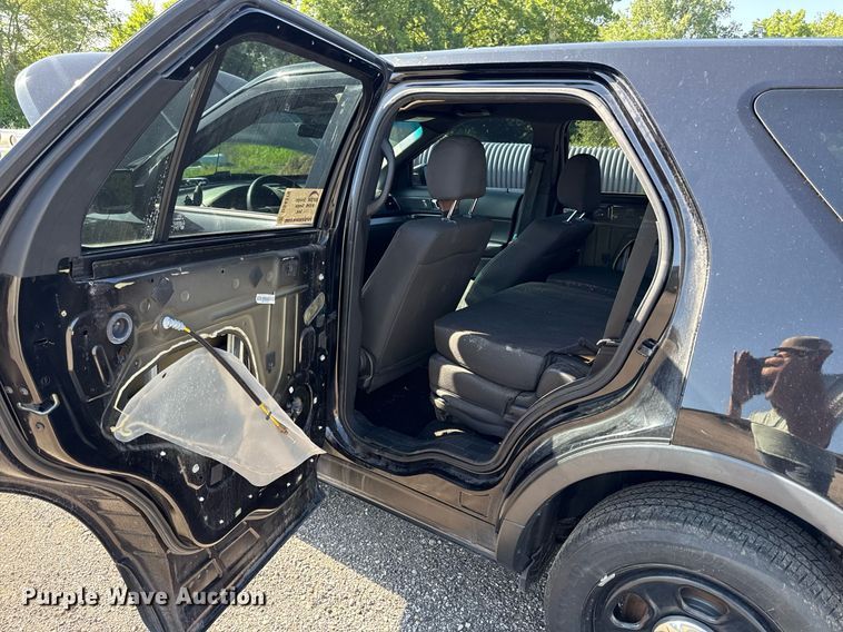 image for item DS4370 2017 Ford Explorer Police Interceptor SUV