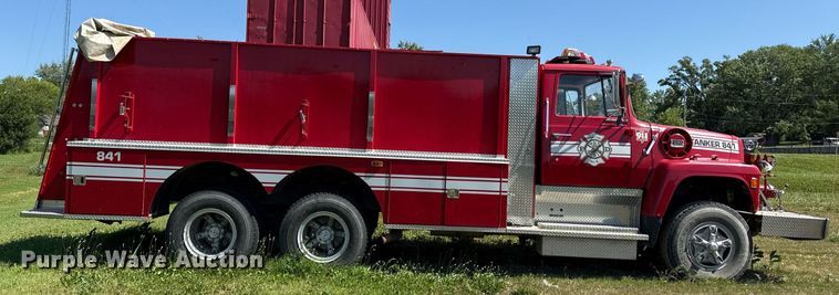image for item DS4371 1978 Ford 8000 pumper fire truck