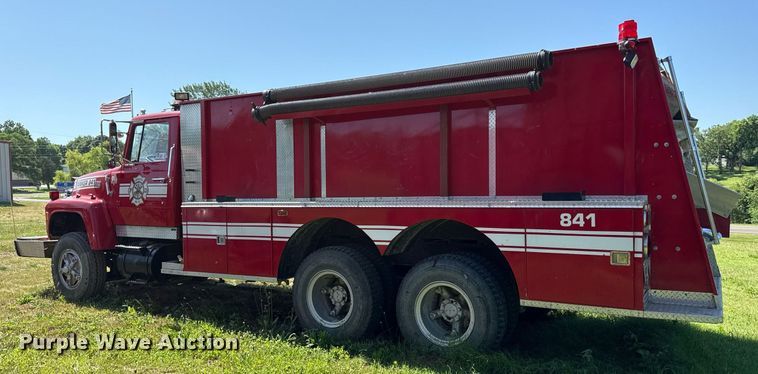 image for item DS4371 1978 Ford 8000 pumper fire truck