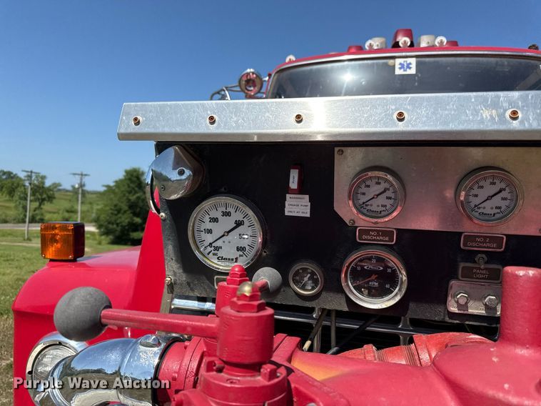 image for item DS4371 1978 Ford 8000 pumper fire truck