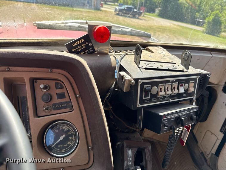 image for item DS4371 1978 Ford 8000 pumper fire truck