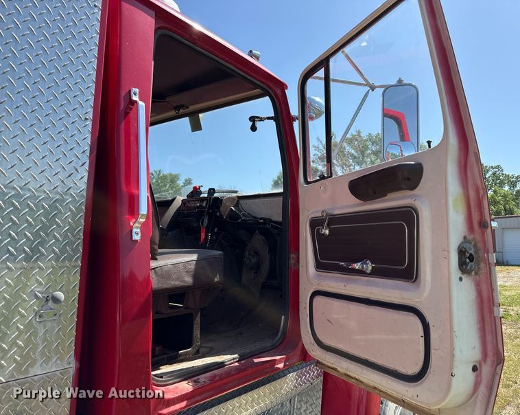 image for item DS4371 1978 Ford 8000 pumper fire truck