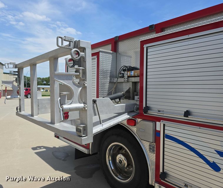 image for item DT6925 1996 Freightliner FL70 Business Class pumper fire truck