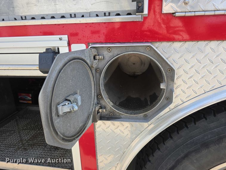 image for item DT6925 1996 Freightliner FL70 Business Class pumper fire truck