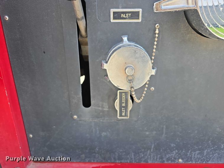 image for item DT6925 1996 Freightliner FL70 Business Class pumper fire truck