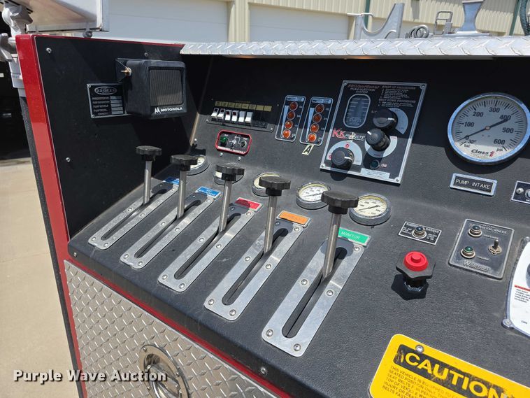 image for item DT6925 1996 Freightliner FL70 Business Class pumper fire truck