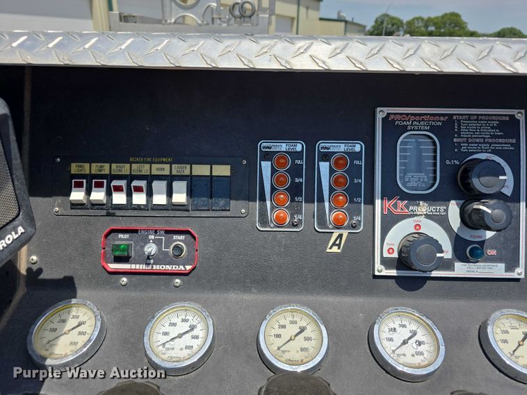 image for item DT6925 1996 Freightliner FL70 Business Class pumper fire truck