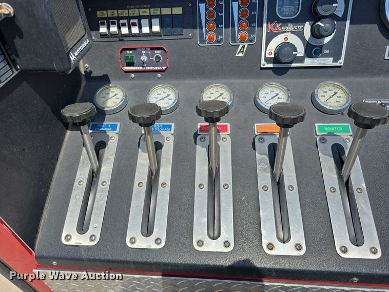 image for item DT6925 1996 Freightliner FL70 Business Class pumper fire truck