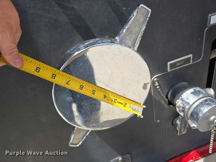 image for item DT6925 1996 Freightliner FL70 Business Class pumper fire truck