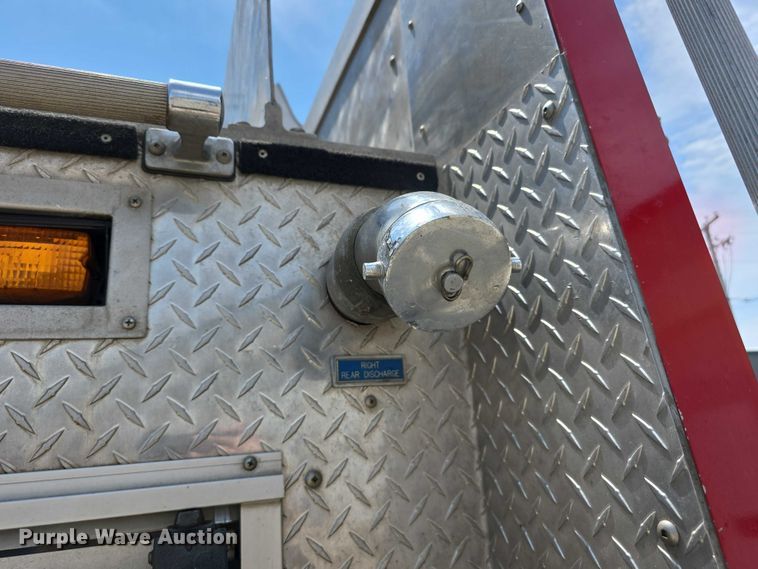 image for item DT6925 1996 Freightliner FL70 Business Class pumper fire truck